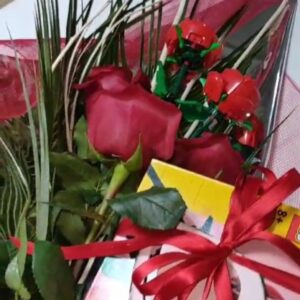 Art. BOUQUET ROSE ROSSE E LEGO